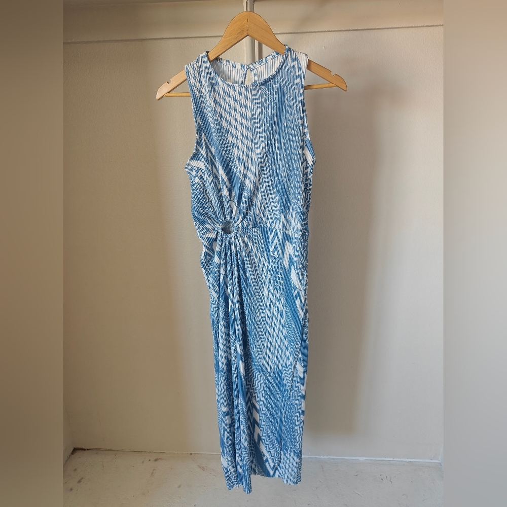 Blue and White Sleeveless Dress